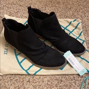 Report Footwear Drewe Perforated Bootie Black sz 8